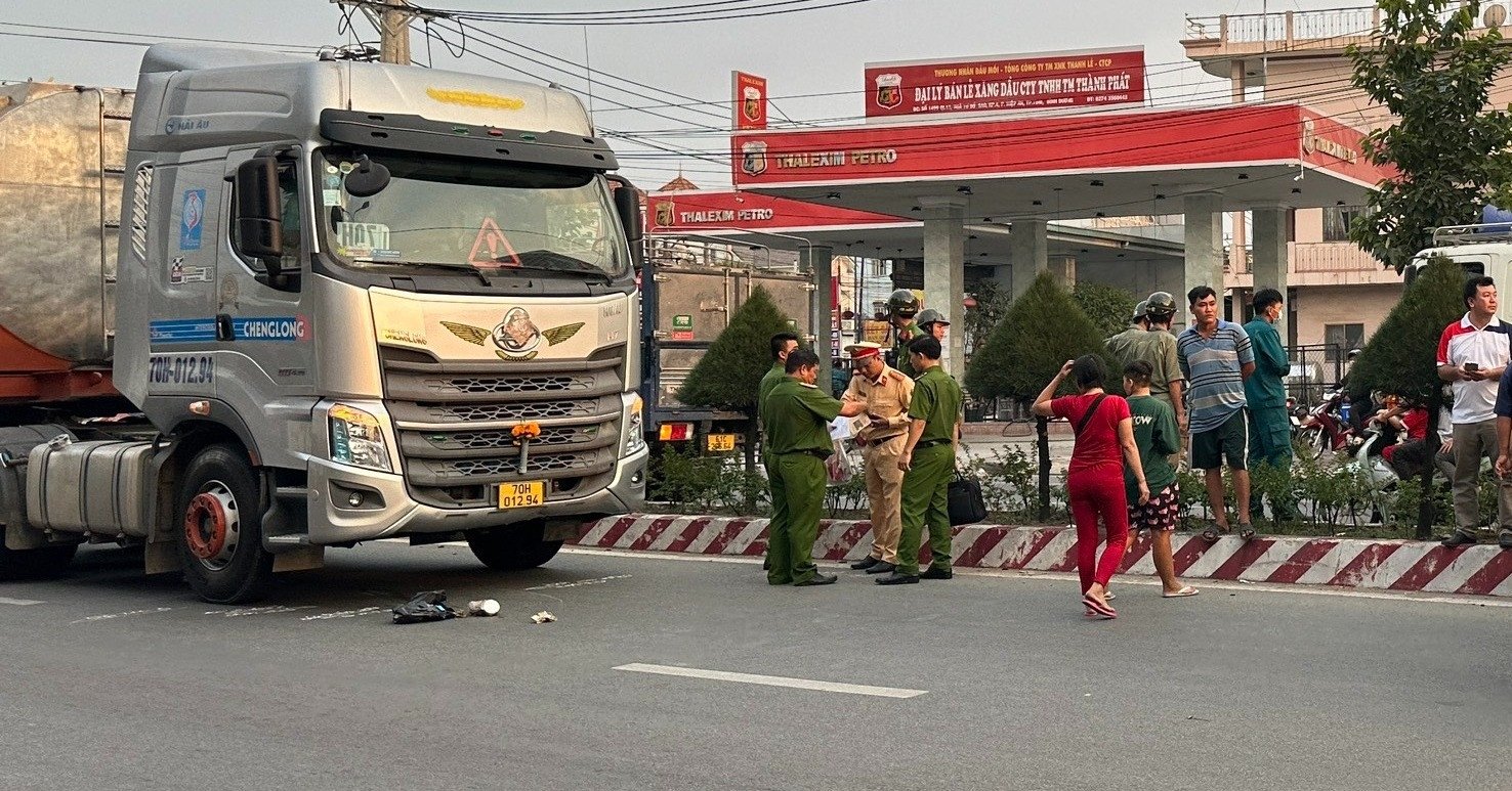 ビンズオン省でトラクタートレーラーと衝突、2人死亡