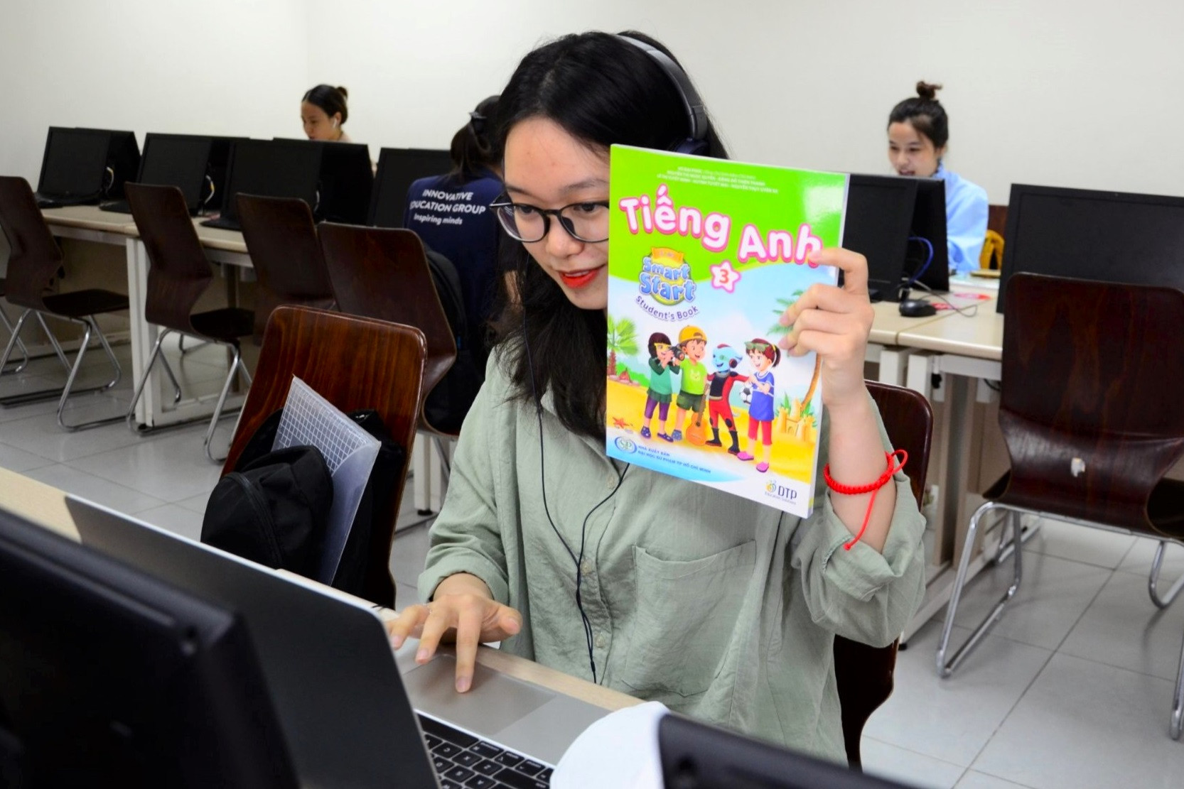 교육학 전공 학생 중 졸업자는 많지만 교직에 지원하는 사람은 거의 없습니다.