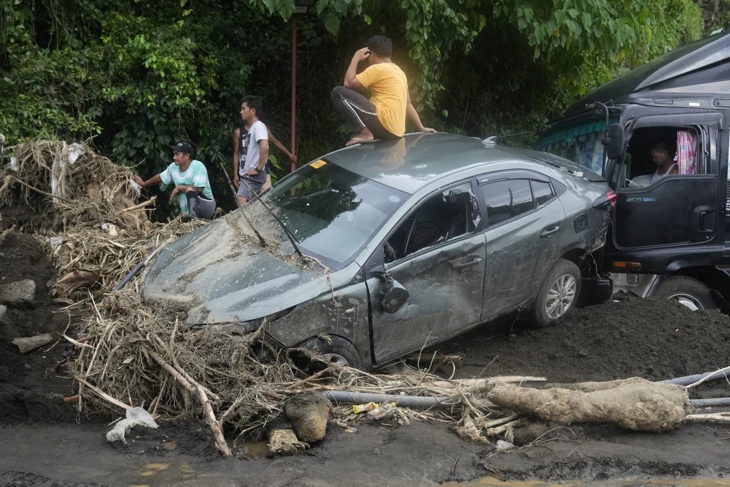 Au moins 126 personnes sont mortes ou portées disparues à cause du tremblement de terre aux Philippines (photo 2)