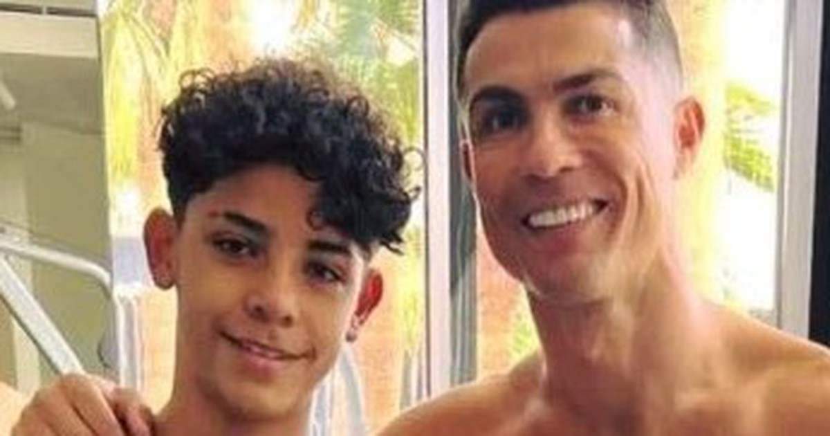 What did Ronaldo say about his plan to play with his son?