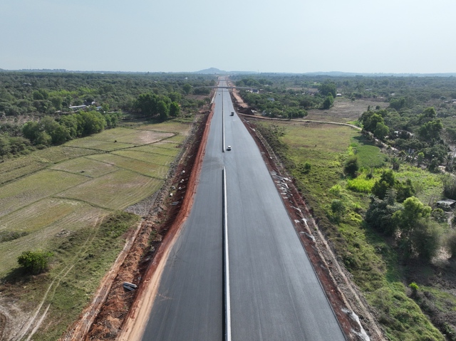 Bình Thuận đón loạt tin vui, chuẩn bị cho chu kỳ tăng trưởng mới - Ảnh 1.