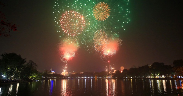 Proposal to only display fireworks at Hoan Kiem Lake on the occasion of the 70th anniversary of the Liberation of the Capital