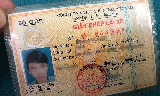 Giảm phí đổi giấy phép lái xe, cấp hộ chiếu trực tuyến