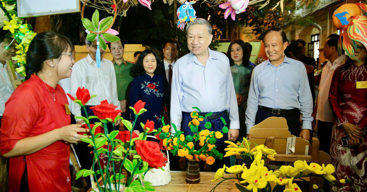 El Secretario General To Lam asiste al Gran Día de la Unidad en el barrio de Quan Thanh, distrito de Ba Dinh