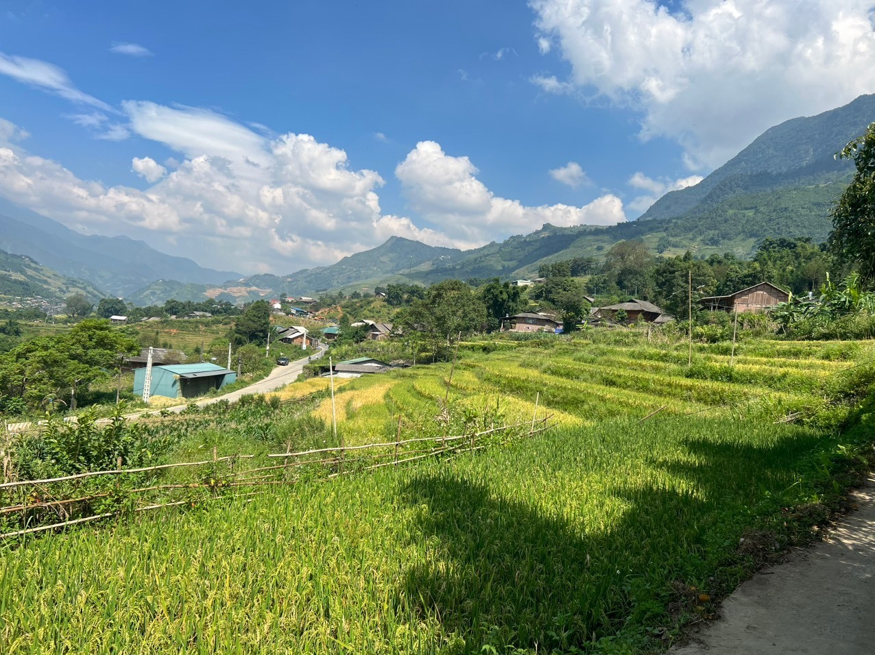 Giang Ta Chai គឺជា​គោលដៅ​ដ៏​ពេញនិយម​សម្រាប់​ភ្ញៀវទេសចរ​ដែល​ស្រឡាញ់​ធម្មជាតិ ការរុករក និង​បទពិសោធន៍​។