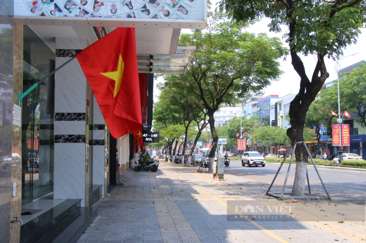 Đà Nẵng nắng nóng vượt 40 độ C, đường phố vắng tanh dù đang trong kỳ nghỉ lễ- Ảnh 3.