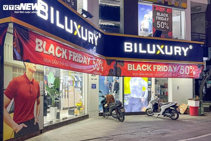 Kunden drängen sich nicht mehr, um am Black Friday Waren zu kaufen, Geschäfte „fallen“ nicht mehr – 12