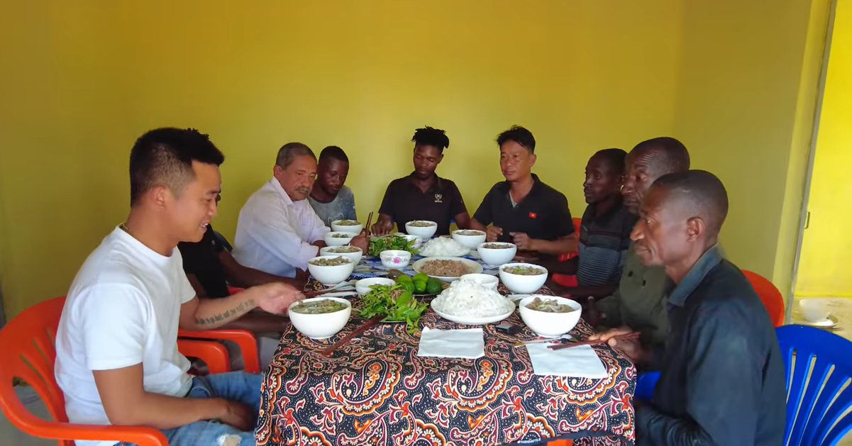 The first time trying Vietnamese beef noodle soup, African people kept saying 1 word