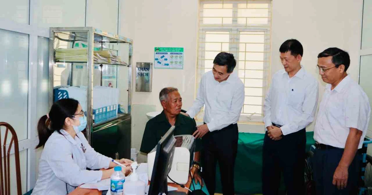 6 Central hospitals provide free medical examination and treatment, transfer high technology to Dien Bien province