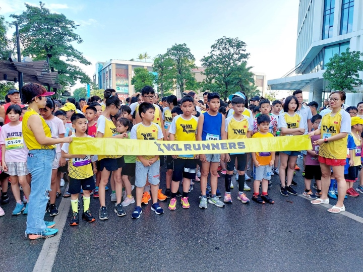 เด็ก 230 คนเข้าร่วมกิจกรรม VKL Kids Run - 1