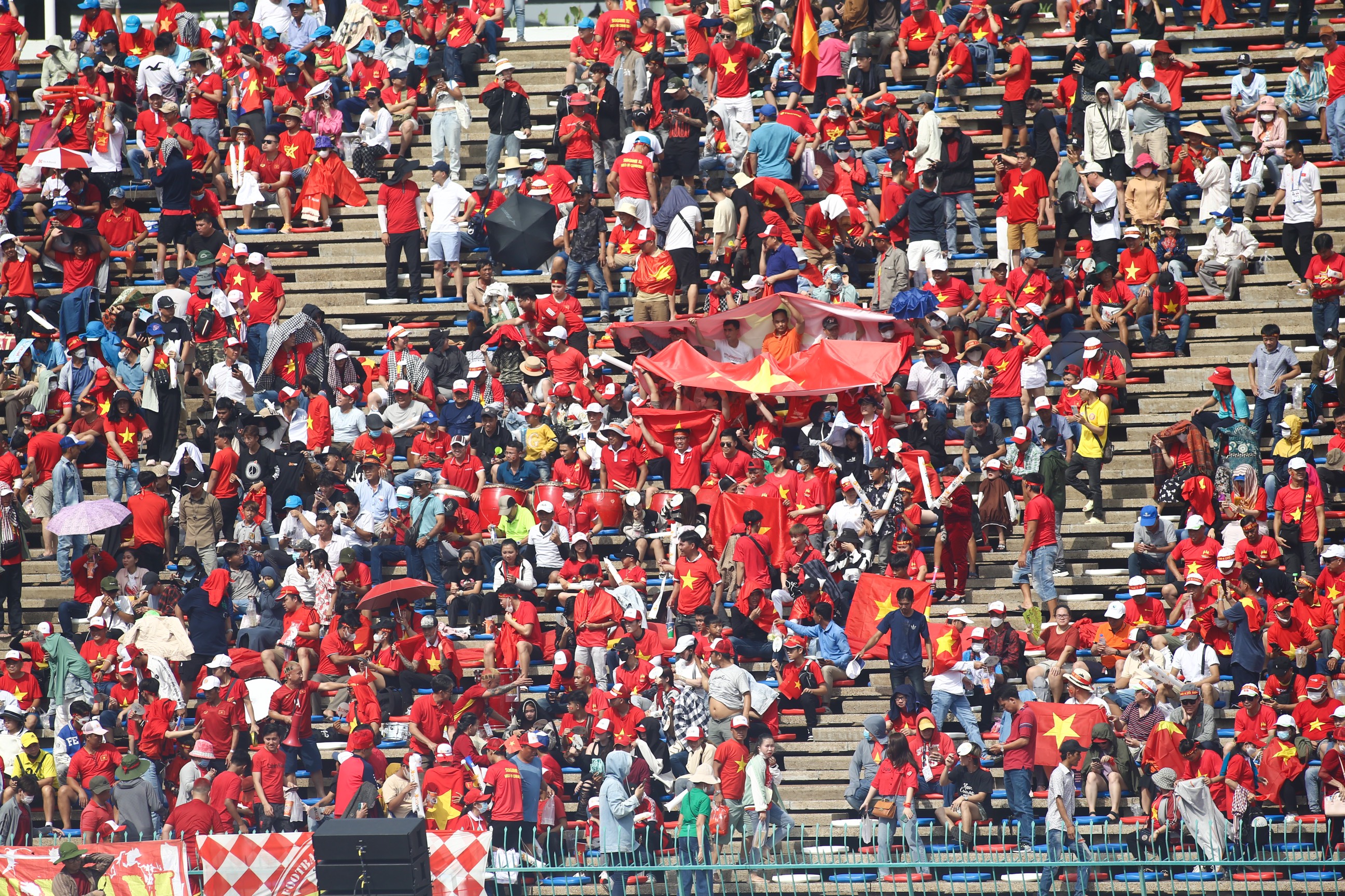 The semi-final match between U22 Vietnam and U22 Indonesia will take place at 4:00 p.m. on May 13. Fans expect Mr. Troussier and his team to win tickets to the semi-finals and successfully defend the gold medal of this year's tournament.