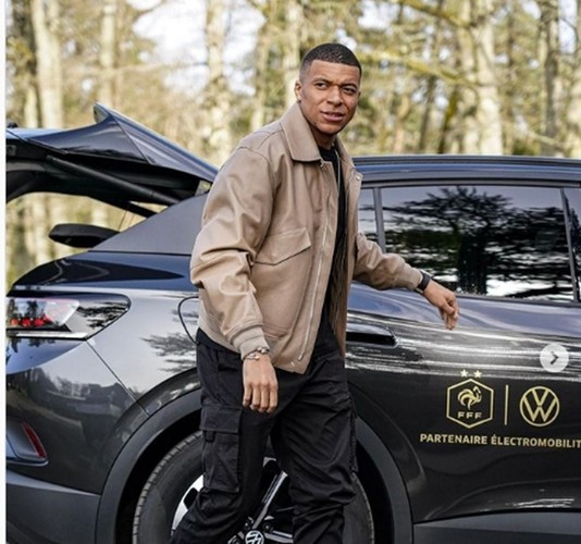 Le Volkswagen Tiguan est l'une des voitures de l'attaquant français. Photo : Instagram