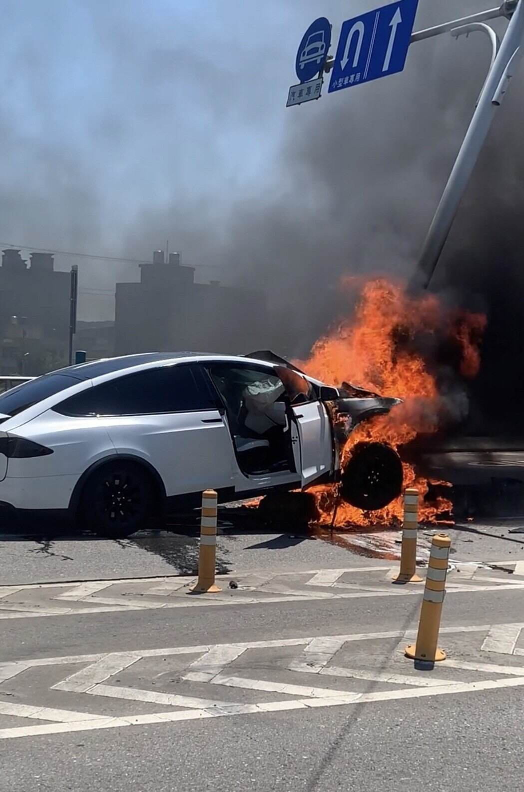 Imagen del accidente automovilístico de Jimmy Lin. Foto: Weibo