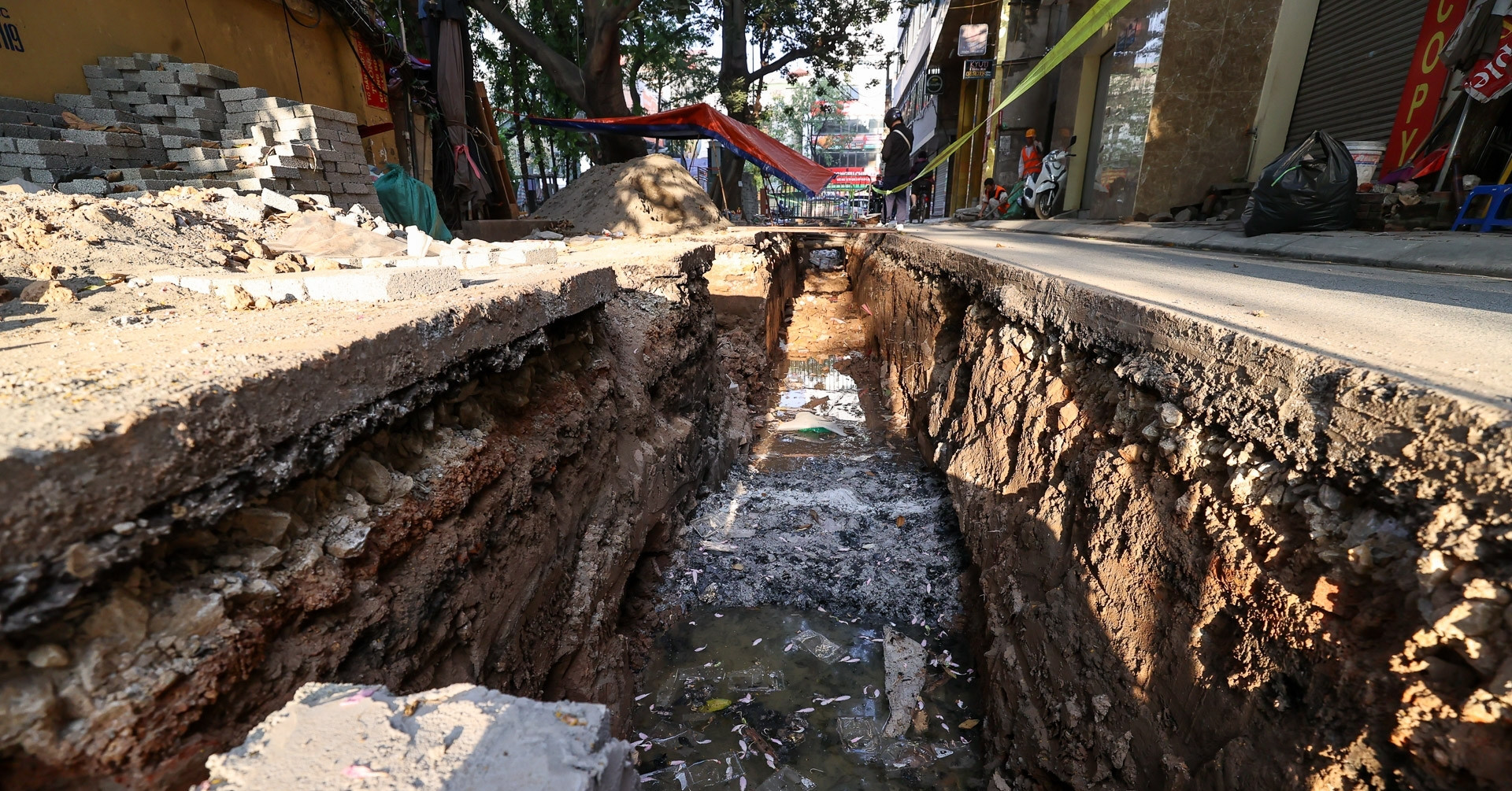 Hanoi: Última actualización: se descubrieron 408 urnas de cerámica en el carril 167 de Tay Son