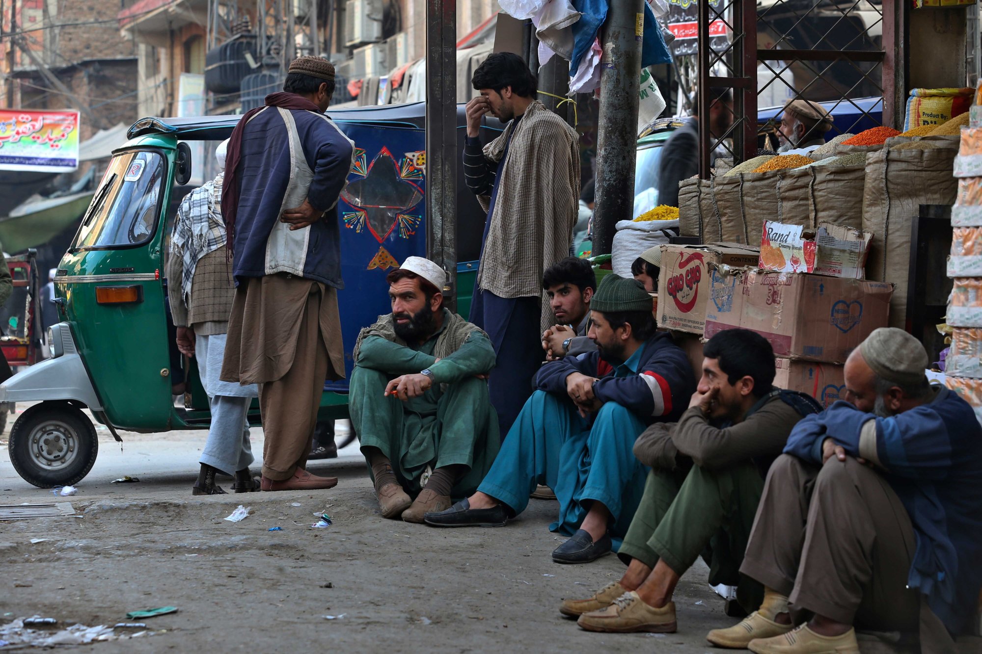 suy thoai kinh te khien nhieu nguoi pakistan lieu mang vuot bien den chau au hinh 1