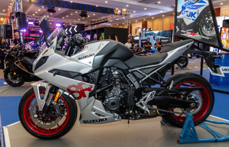 Suzuki brachte die GSX 8R-Version für über 291 Millionen VND auf den Markt. Bild 1