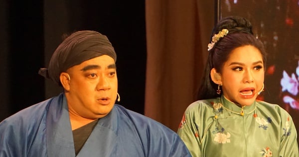 The first time performing a Vietnamese historical play, Hieu Hien missed his mother.