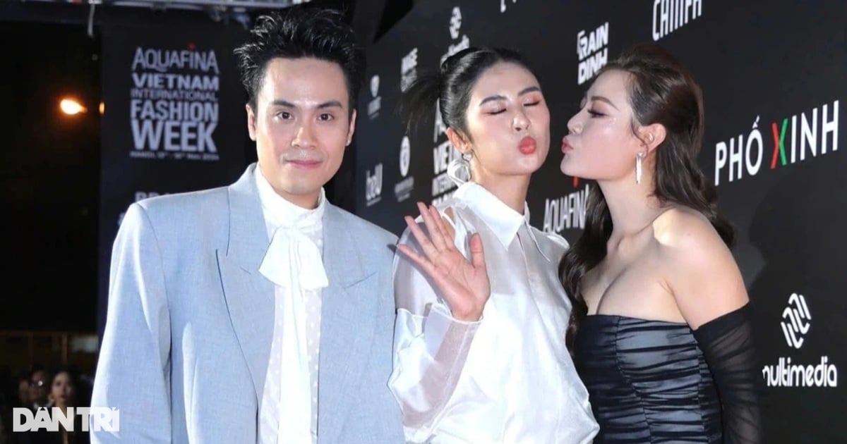 Miss Ngoc Han kisses Thanh Huong, Tu Long is close to Xuan Hinh on the red carpet