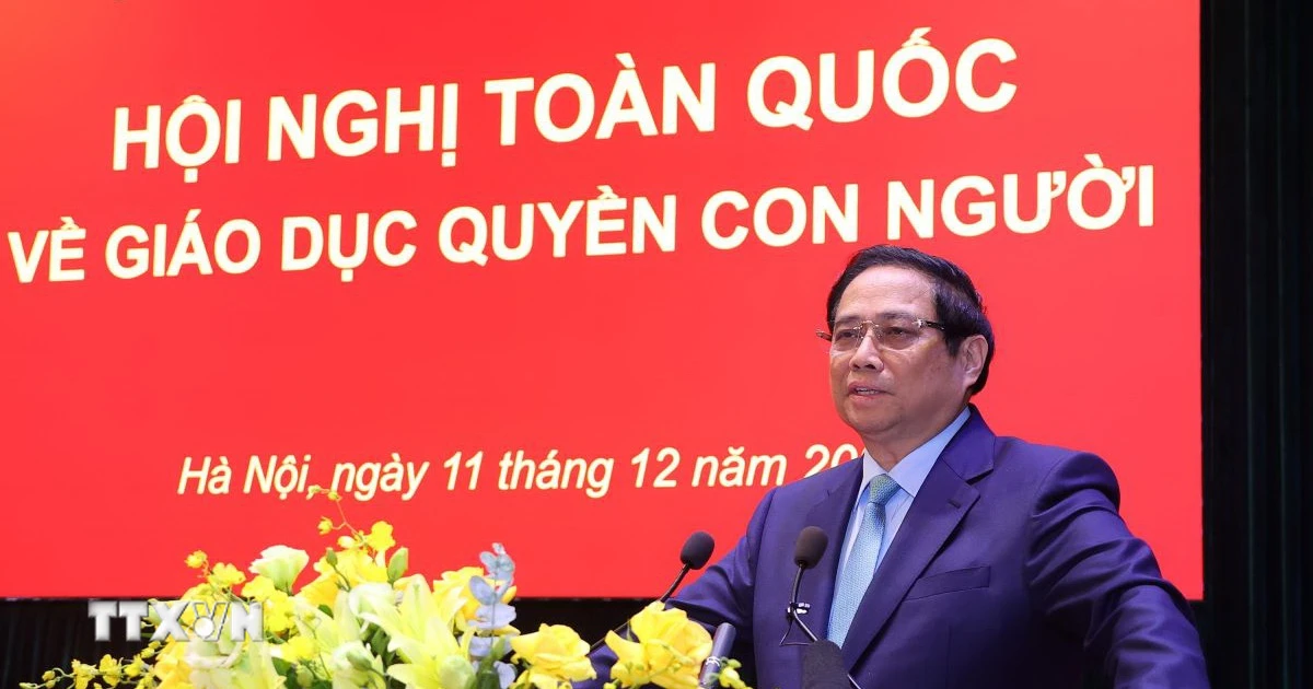 Bảo vệ quyền con người là làm cho mỗi người dân ngày càng ấm no và hạnh phúc