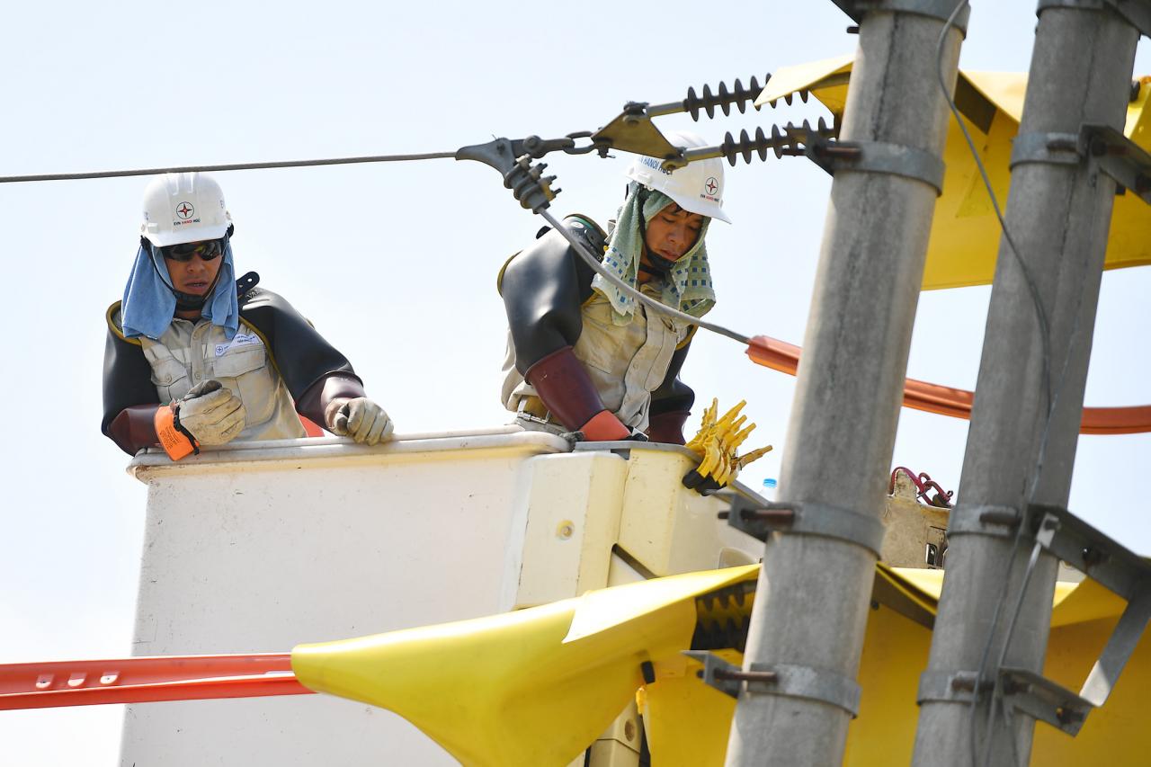 Le Premier ministre a demandé qu’il n’y ait absolument aucune pénurie d’électricité ni interruption de l’approvisionnement en essence et en pétrole.