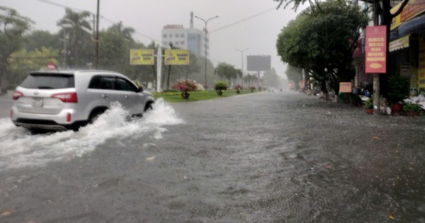 En raison de fortes pluies prolongées, Quang Nam autorise les élèves à rester à la maison à partir de demain, le 19 septembre