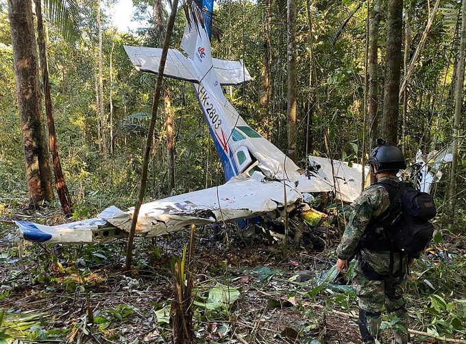 5月19日、コロンビアのカケタ州アマゾン熱帯雨林で起きた飛行機墜落現場。写真：AFP