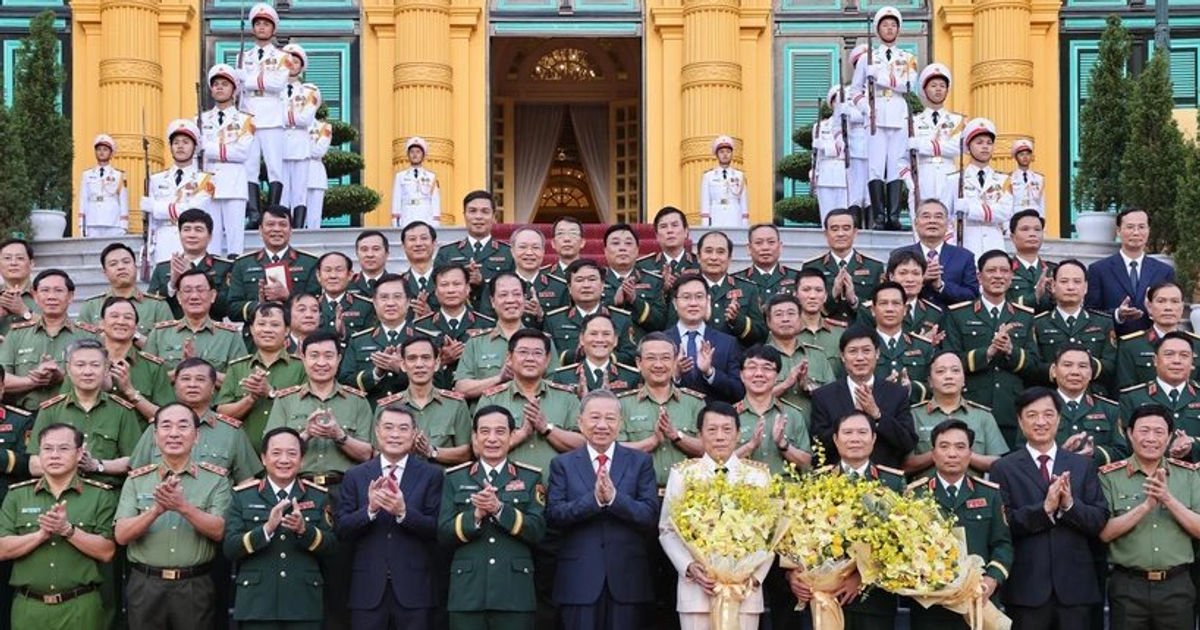 Decisiones de concesión para promover los grados de General y Teniente General Superior a los jefes de la Policía y el Ejército