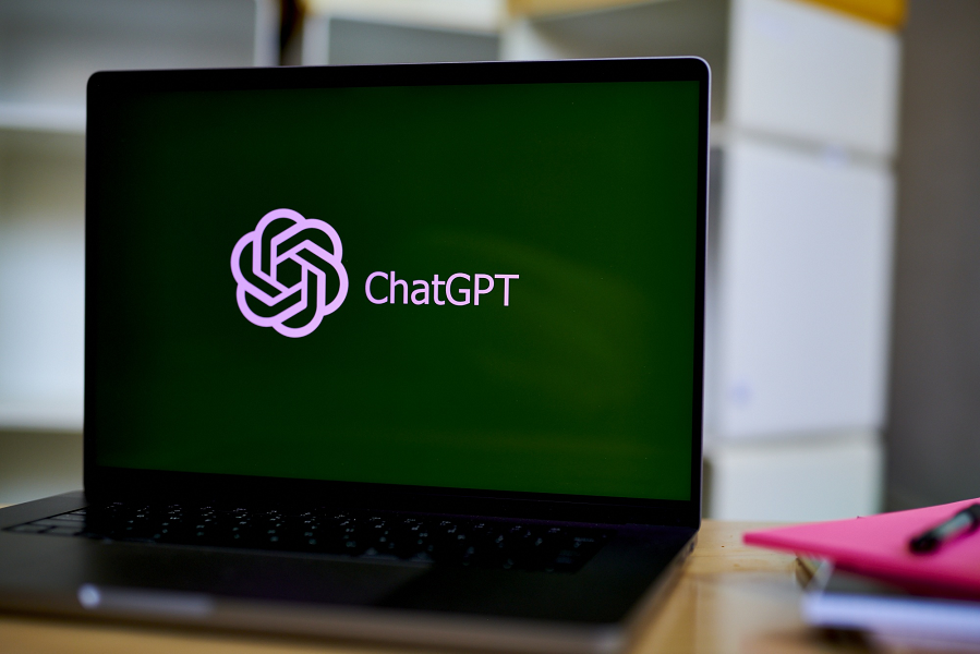 世界 - ChatGPTはビジネス秘密を暴露できる