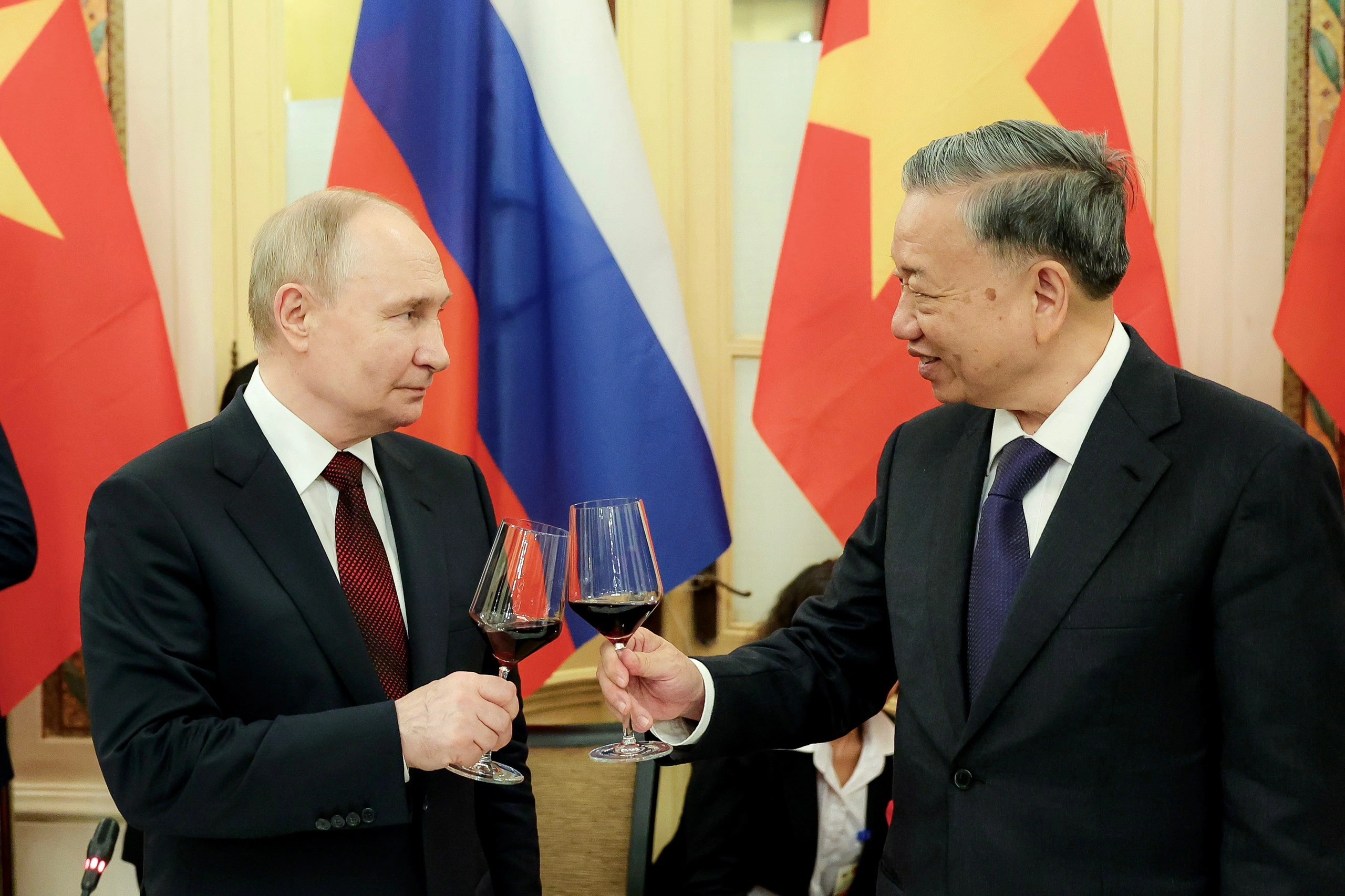 Chủ tịch nước Tô Lâm chủ trì tiệc chiêu đãi Tổng thống Putin