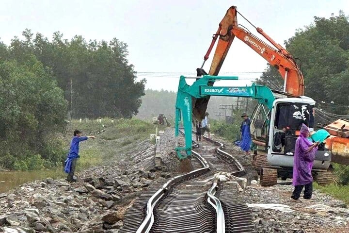 El ferrocarril Norte-Sur fue dañado por la tormenta nº 6 (Trami)