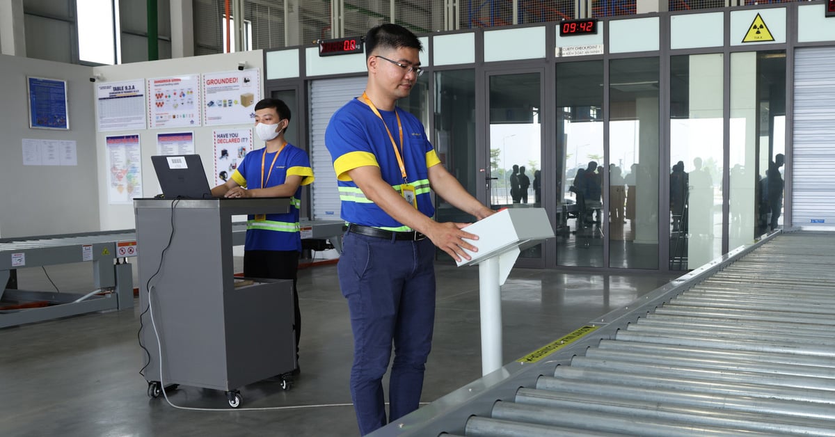 Unir ses forces à celles de la Chine pour construire un centre de transit reliant la voie ferrée à Kunming