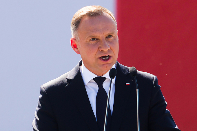 Le président polonais Andrzej Duda s'exprime lors d'un défilé militaire à Varsovie le 15 août. Photo : AFP