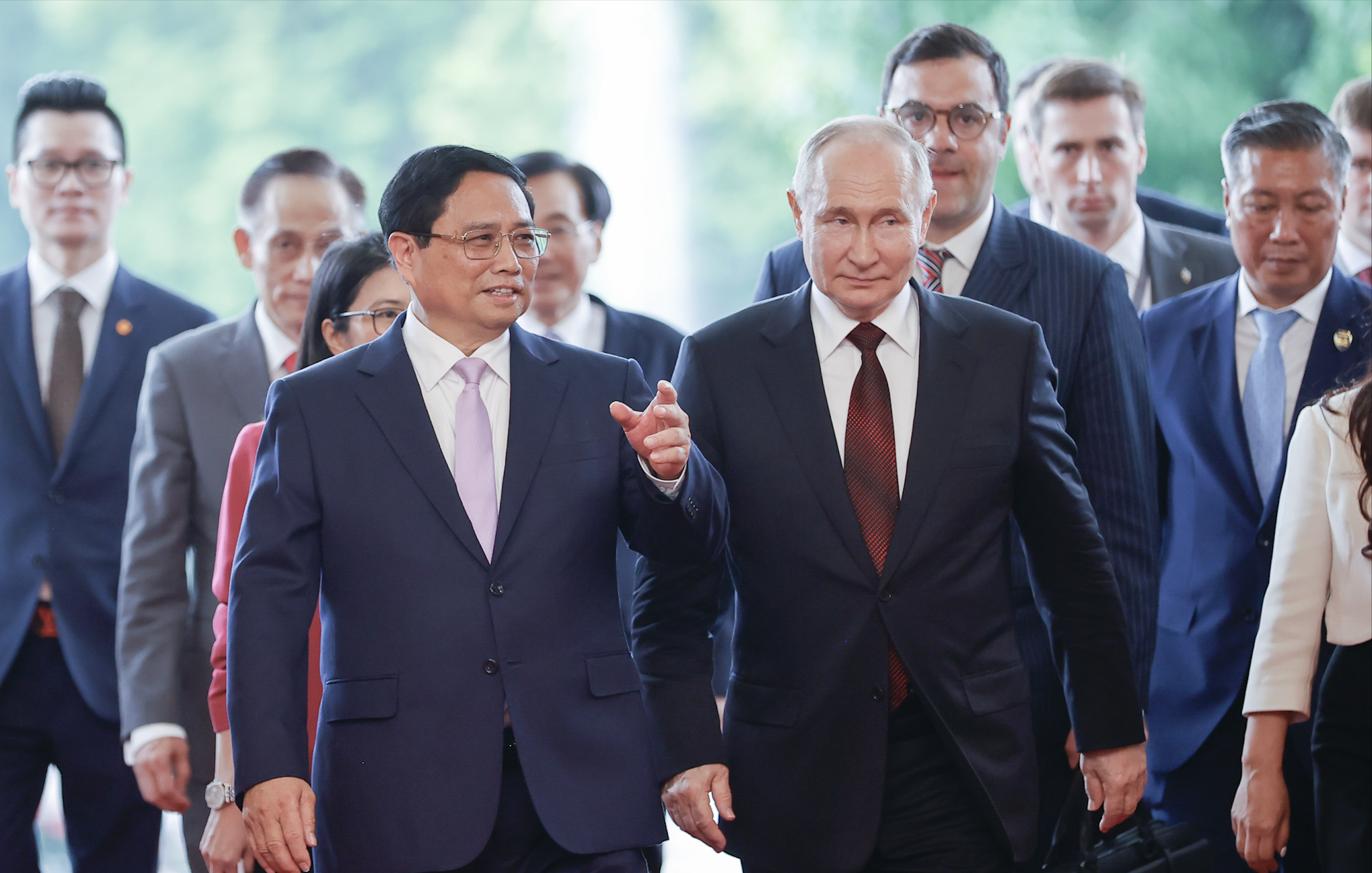 Some photos of Prime Minister Pham Minh Chinh and President Putin at the Government Office