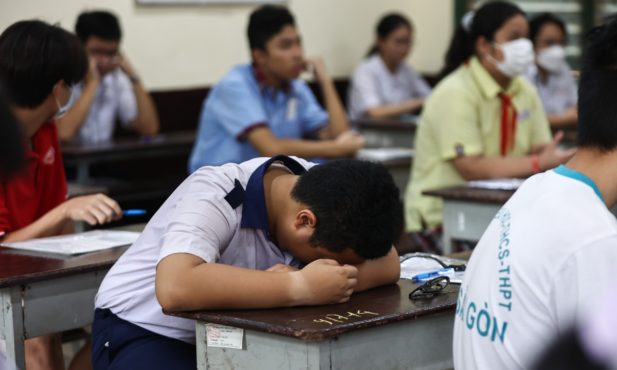 Casi 400 estudiantes abandonaron el examen público de décimo grado