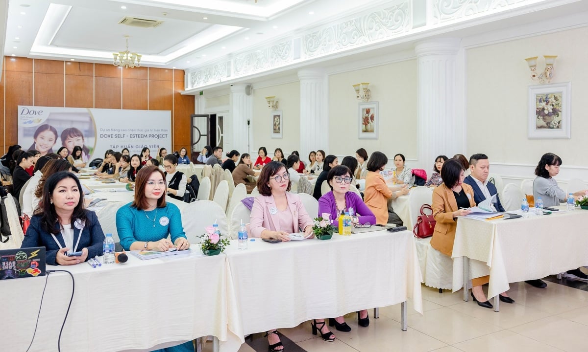 10,000명의 학생들이 자존감을 향상시키는 방법에 대해 교육을 받았습니다.