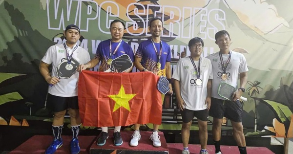 Thú vị 2 'lão tướng' của Việt Nam vô địch giải pickleball thế giới