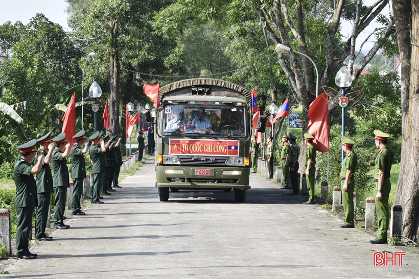 Ha Tinh people moved to welcome martyrs' remains back to their homeland