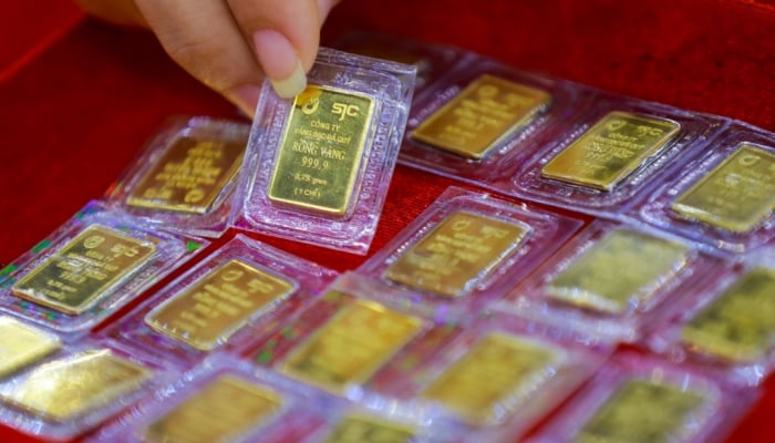 El precio del oro SJC vuelve a caer y los compradores pierden 2,6 millones de VND/tael