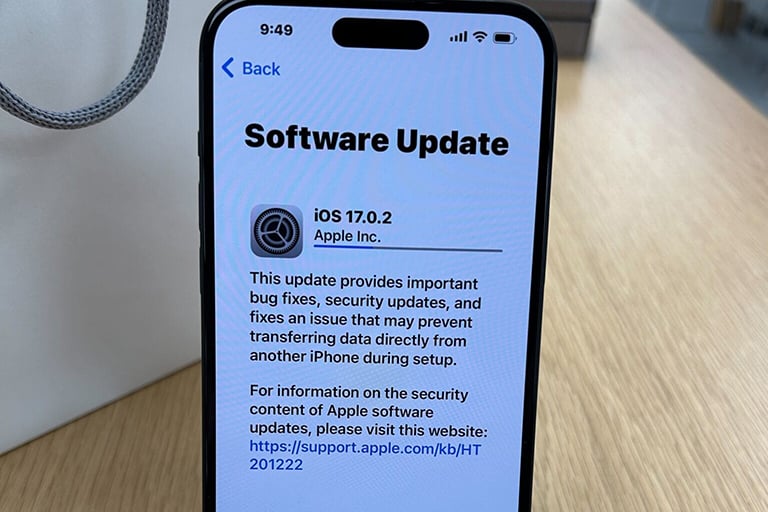 Người dùng iPhone 15 phải cài đặt ngay iOS 17.0.2 để tránh lỗi chuyển dữ liệu - Ảnh 1.