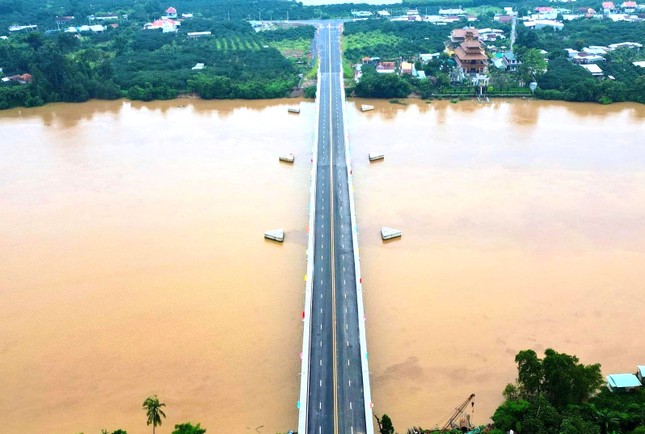 Opening of 2 traffic projects worth 4,300 billion in Binh Duong photo 1