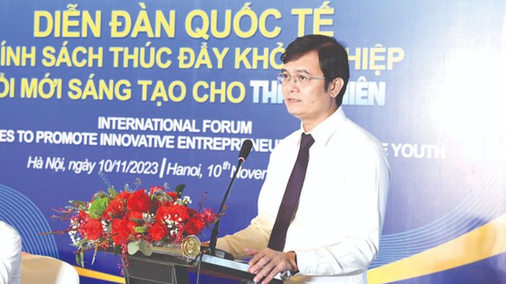 Bí thư thứ nhất Trung ương Đoàn Bùi Quang Huy phát biểu tại diễn đàn