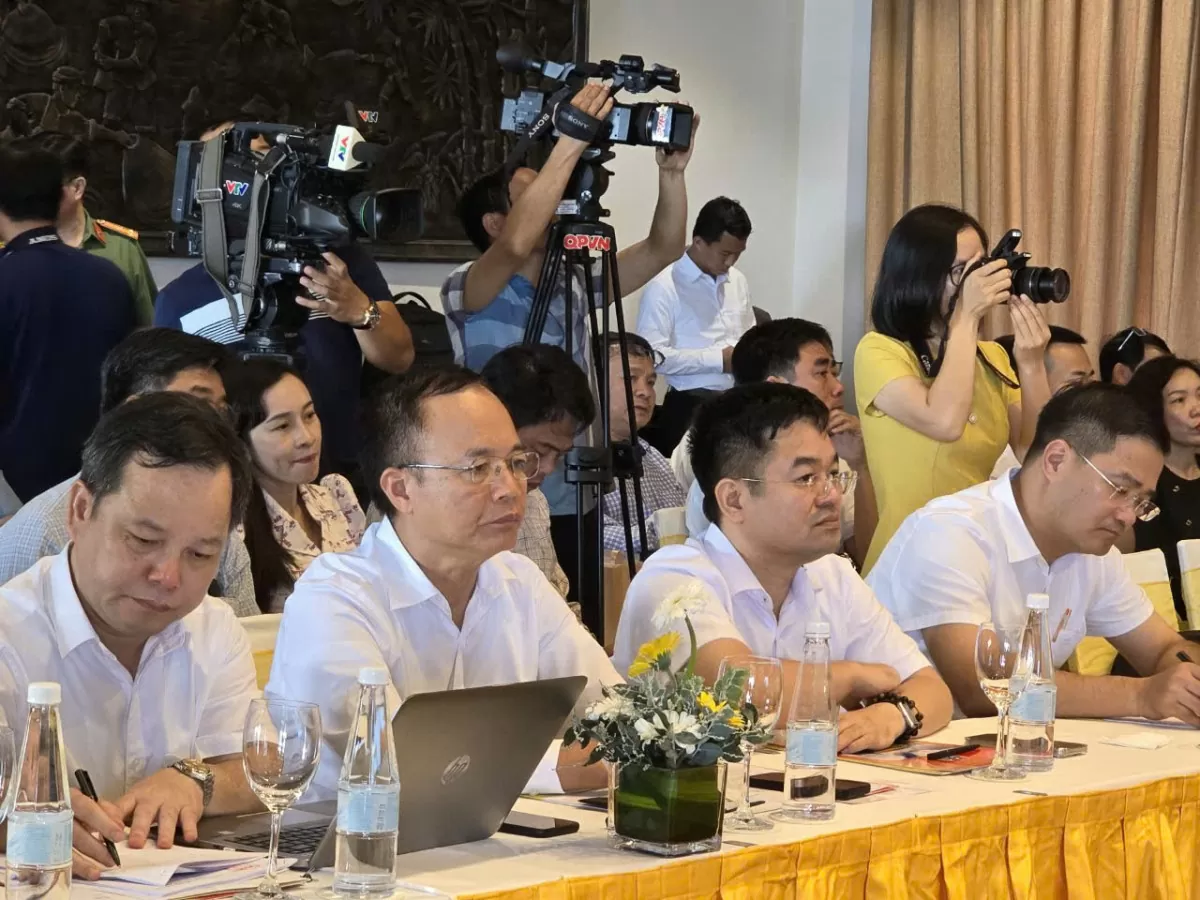 Chùm ảnh: Hội nghị tháo gỡ khó khăn, vướng mắc các dự án năng lượng tái tạo Chùm ảnh: Hội nghị tháo gỡ khó khăn, vướng mắc các dự án năng lượng tái tạo