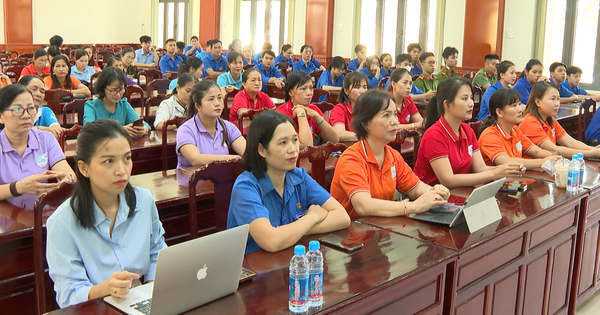 Hội LHPN Thị xã Chơn Thành tuyên truyền, tập huấn ứng dụng chuyển đổi số cho hội viên phụ nữ