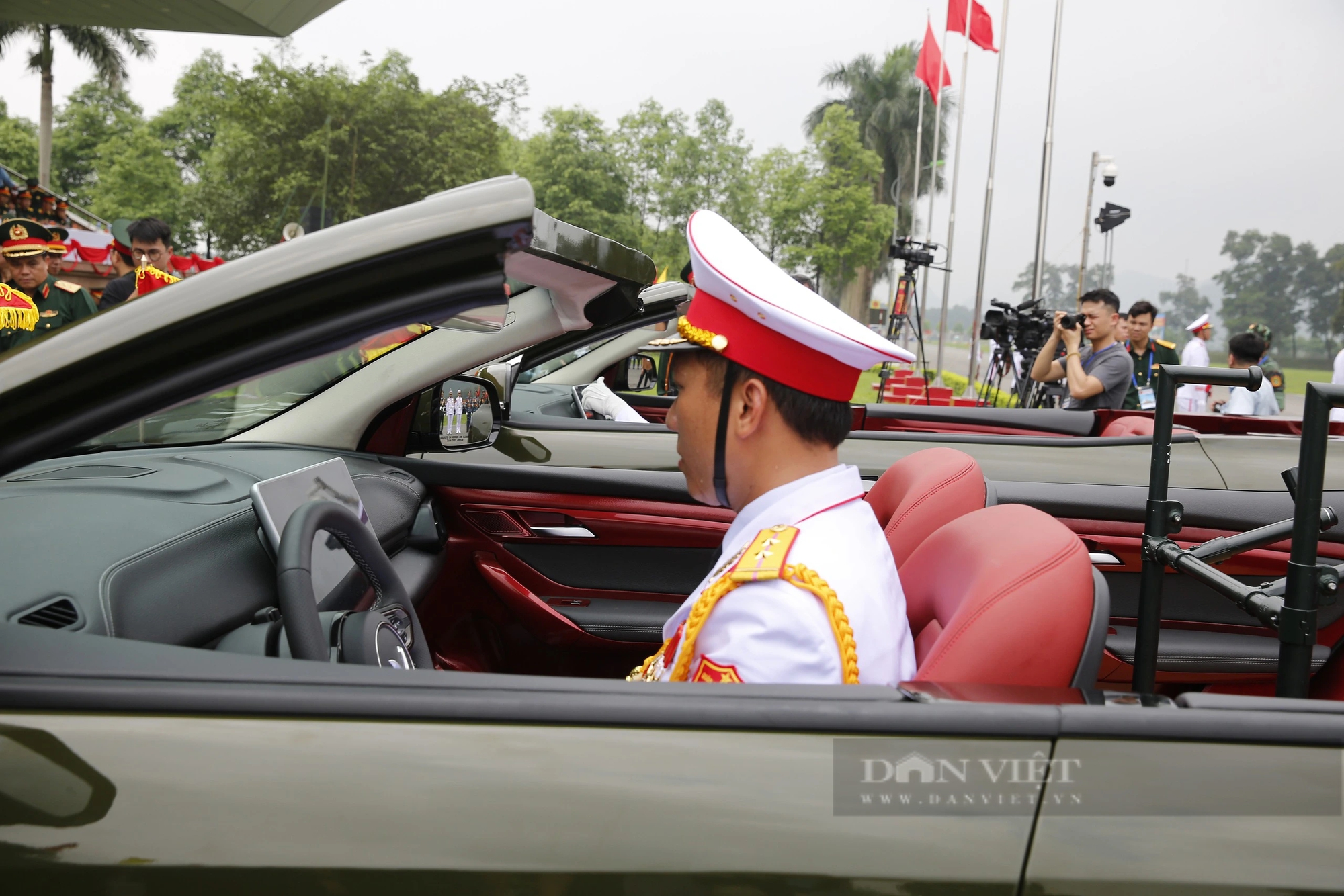 Chiêm ngưỡng hai chiếc xe điện 