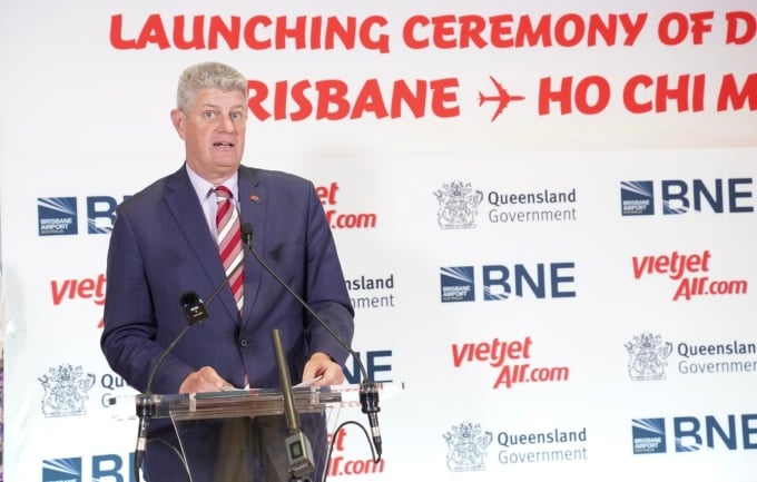 Herr Stirling Hinchliffe, Minister für Sport, Tourismus und Innovation in Queensland, gratulierte Vietjet zur neuen Route. Foto: NAME DES FOTOGRAFEN