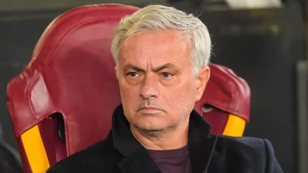 Après s'être séparé de l'AS Roma, l'entraîneur José Mourinho veut revenir à la tête de MU