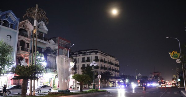 낮에는 사업장에 전력을 공급하고, 밤에는 사람들에게 전력을 공급합니다.