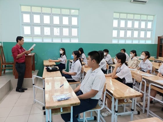 TPHCM: Điều chỉnh thời gian nộp hồ sơ lớp 10 chuyên và tích hợp để tạo thuận tiện cho phụ huynh ảnh 1