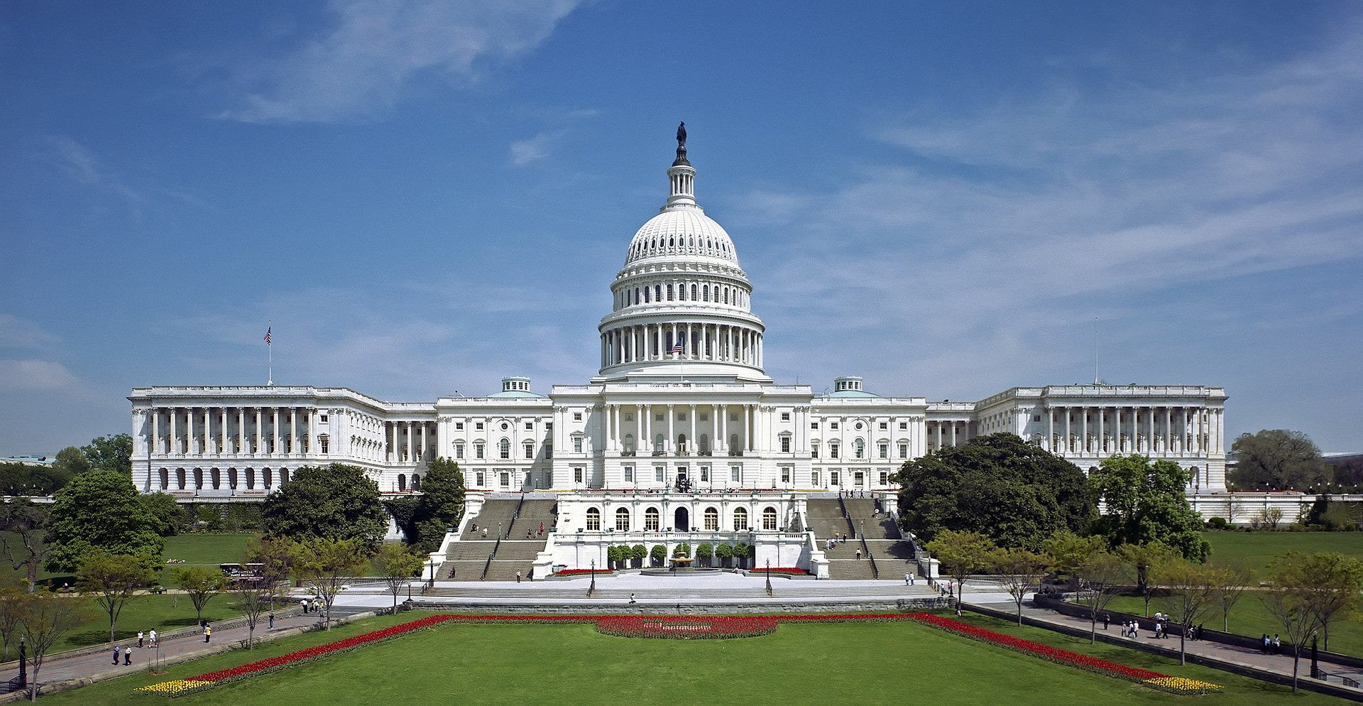 Capitol Hill in einem riesigen Chaos nach Trumps Positionswechsel in letzter Minute Foto 1