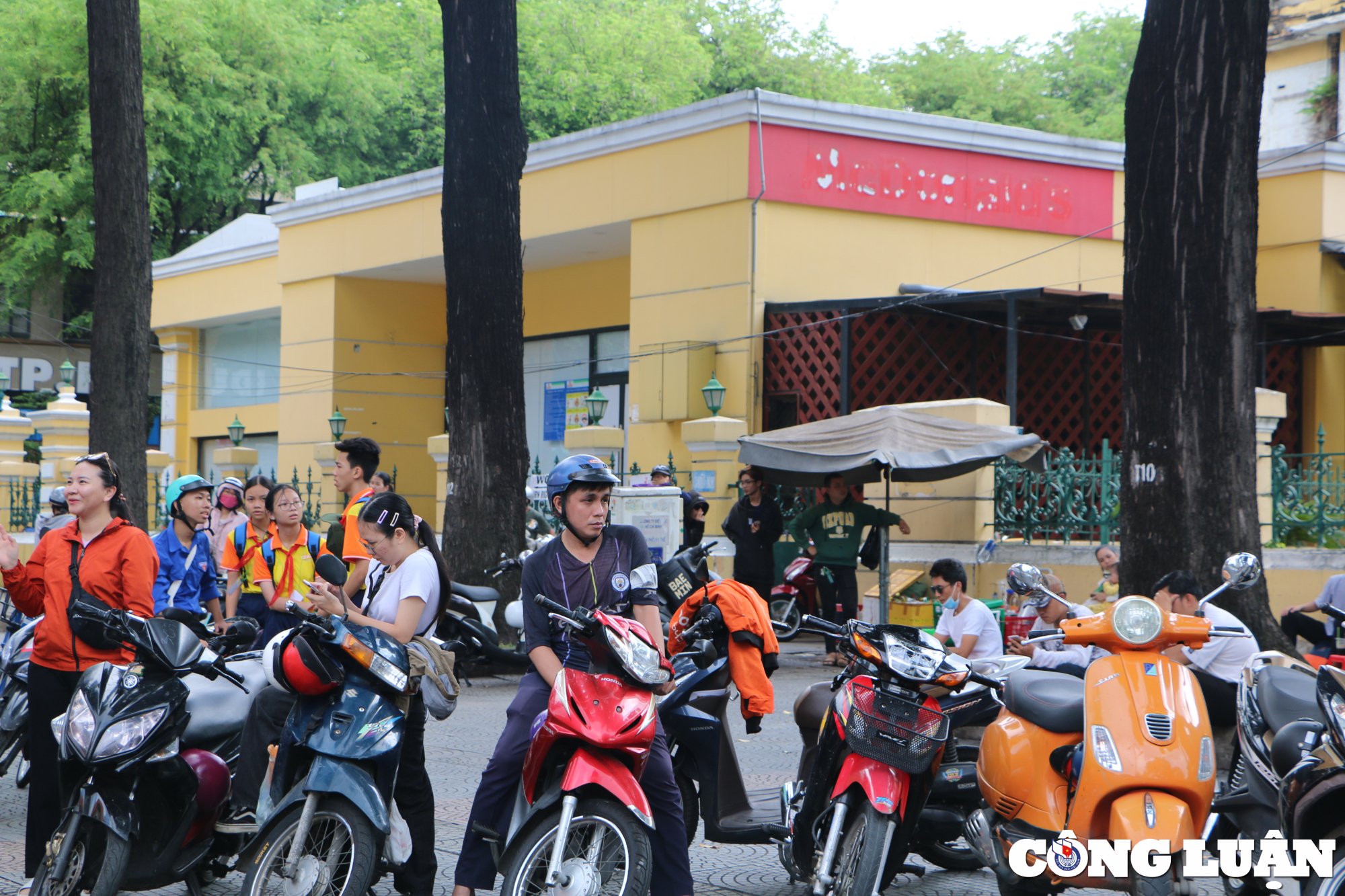 ホーチミン市の主要道路に家賃値上げの波が戻ってきている（写真4）。